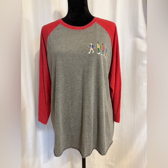 Stranger Things Netflix graphic gray & red 3/4 sleeve t-shirt Tee size large - Picture 8 of 8